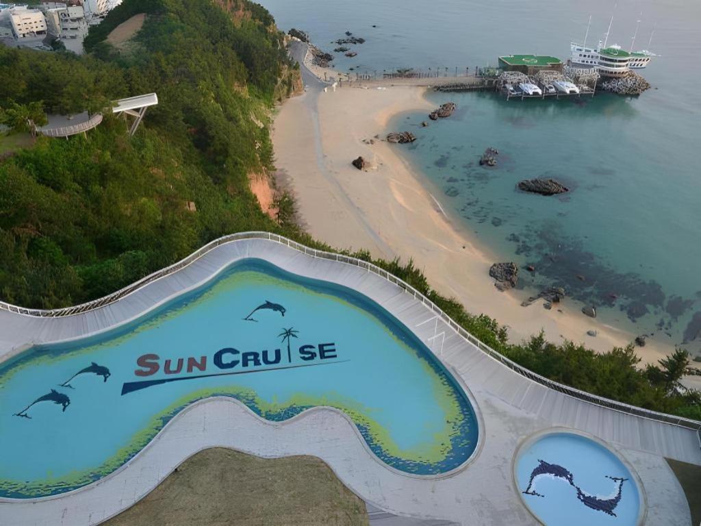 Sun Cruise Resort And Yacht Kosong-dong Exterior foto